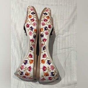 New Hand-embroidered loafers size 7.5